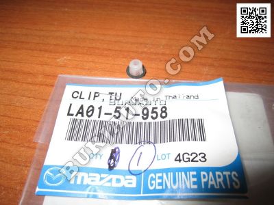 CLIP TUBULAR MAZDA LA0151958