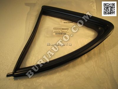 822724M500 NISSAN WSTRIP-RR DOOR