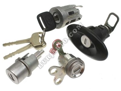 6900536163 TOYOTA CYLINDER KEY SET