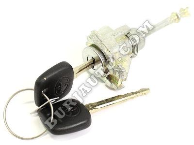 6905204020 TOYOTA CYLINDER AND KEY SET