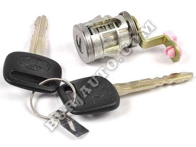 6905226030 TOYOTA CYLINDER AND KEY SET