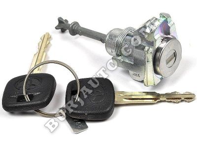 6905260240 TOYOTA CYLINDER AND KEY SET