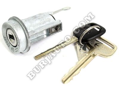 6905737120 TOYOTA CYLINDER AND KEY SET