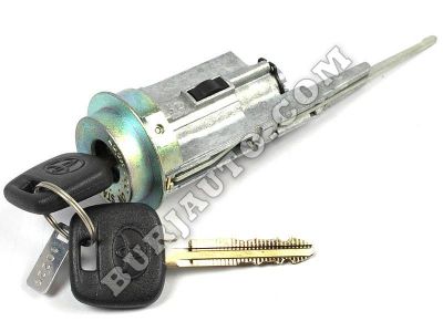 6905760330 TOYOTA CYLINDER AND KEY SET